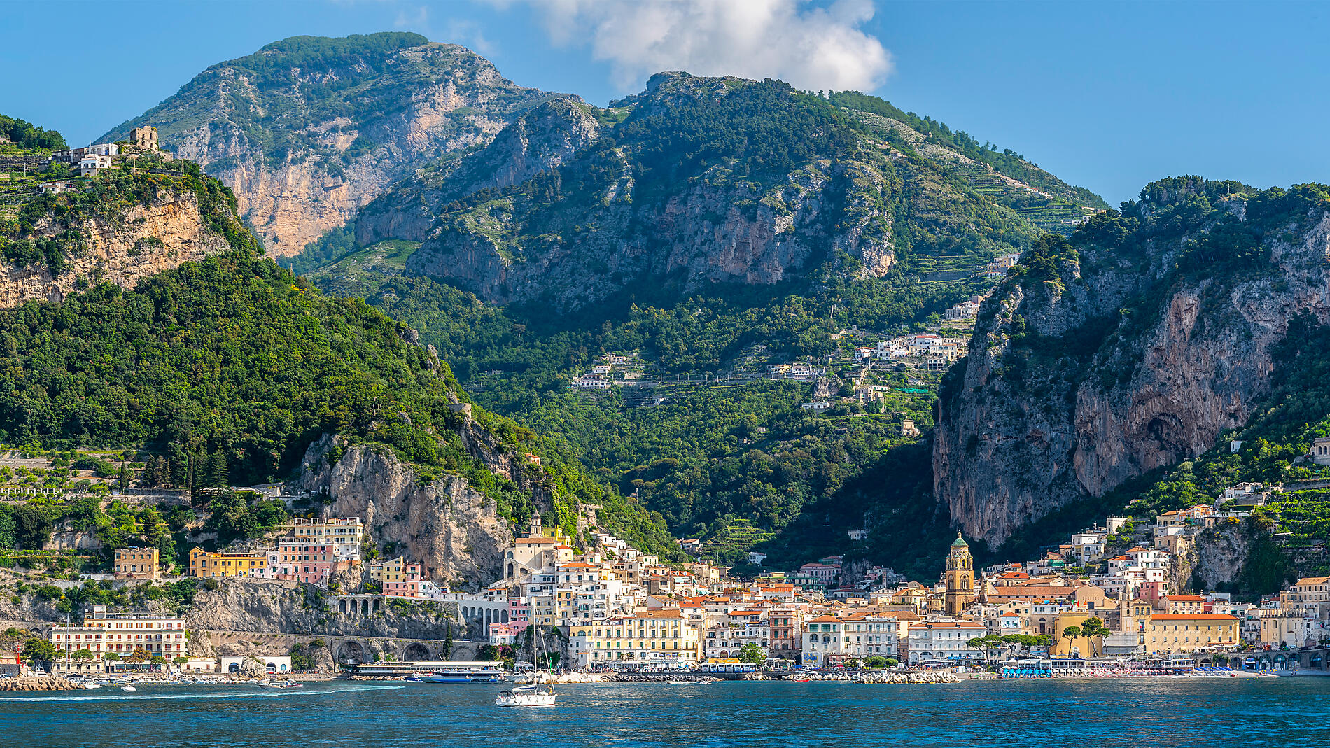 De la Riviera ligure à la Sicile, sous les voiles du Ponant De la Riviera ligure à la Sicile, sous les voiles du Ponant