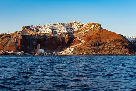 13 Juil 26 - Navigation dans la caldeira de Santorin