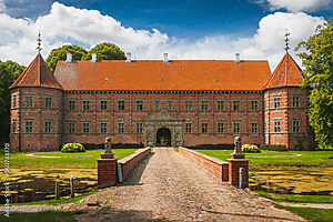 Château de Voergaard et église de Voer