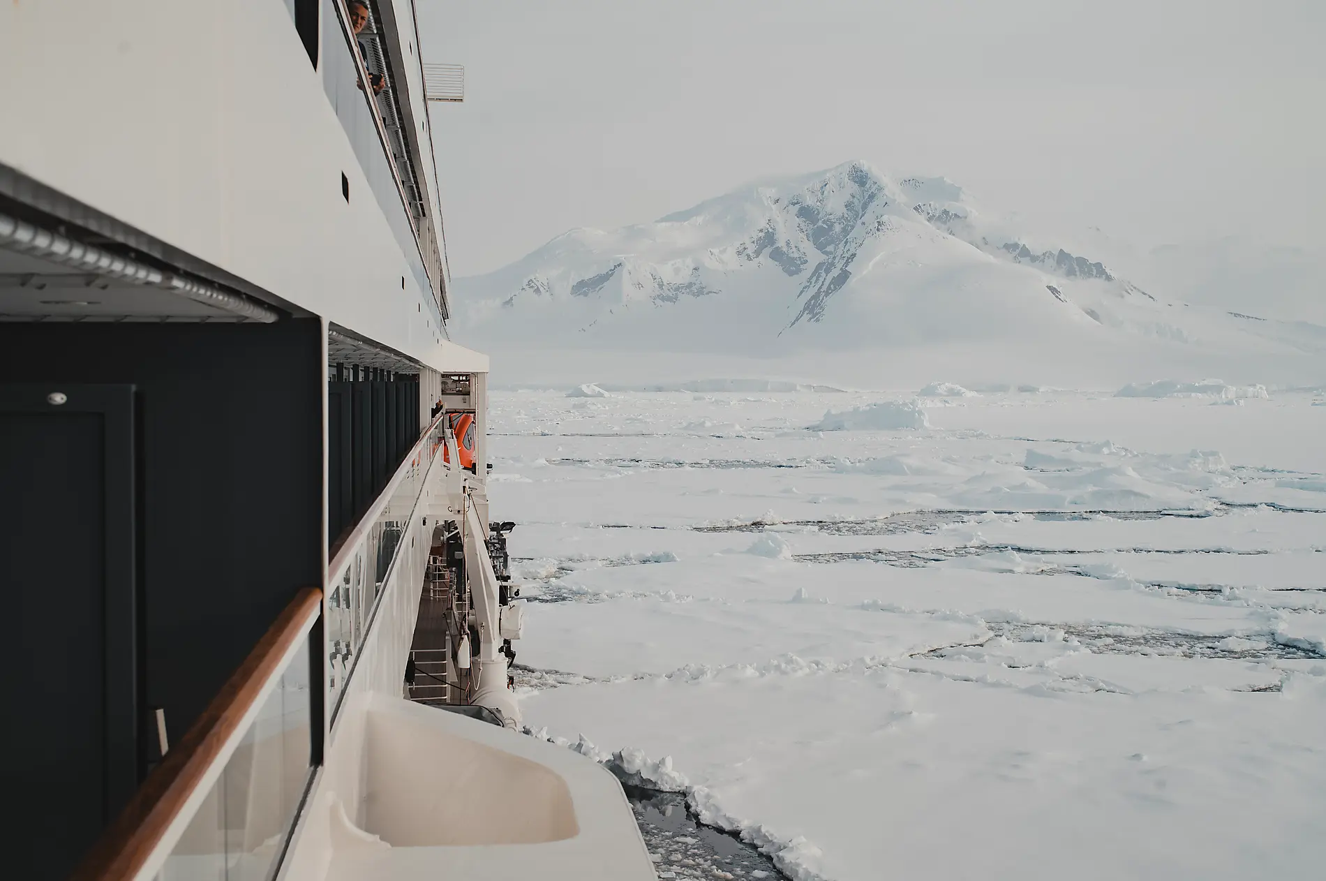 Côte est inexplorée de l’Antarctique et terres australes françaises 