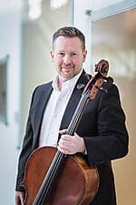 Alistair MacRae null