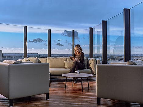 OFFRE CONFORT : TRANSFERT AÉROPORT/HÔTEL + NUIT À L'AÉROPORT PARIS CDG