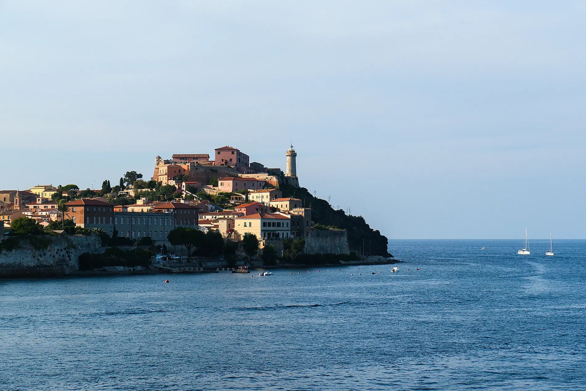 Rivages italiens et île de Beauté