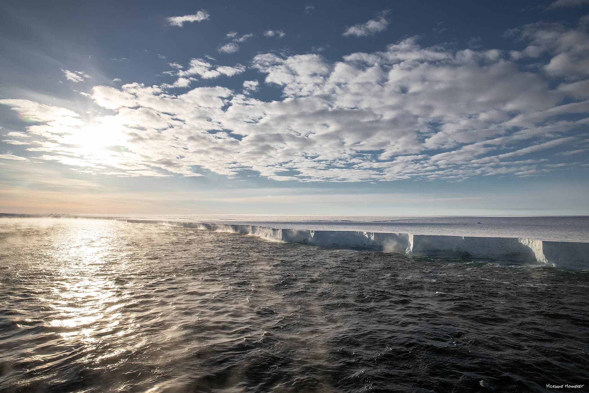 Entre deux continents, terres inexplorées orientales d'Antarctique 