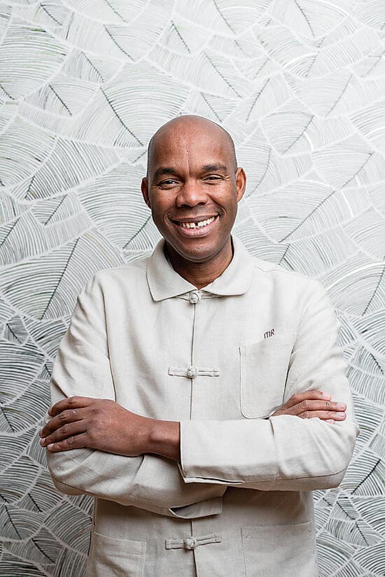 blue-bay-marcel-ravin-restaurant-monaco-chef-portrait-2024-027 pour maps.jpg